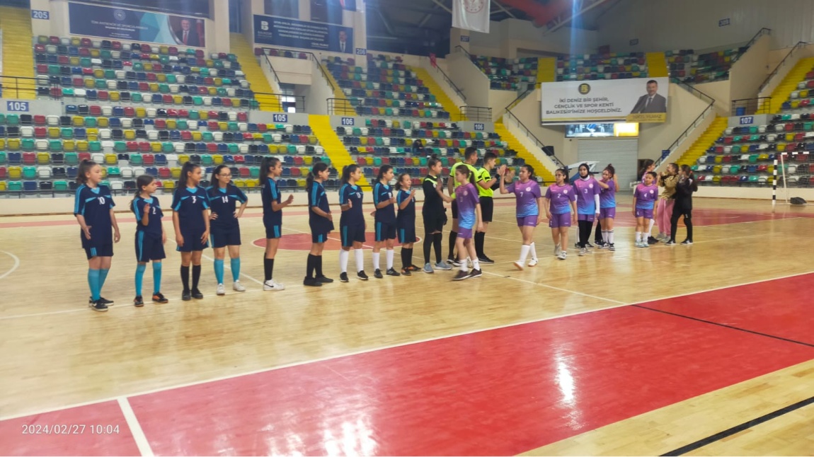 Yıldız Kızlar Futsal Takımımız Müsabakalara Devam Ediyor. 